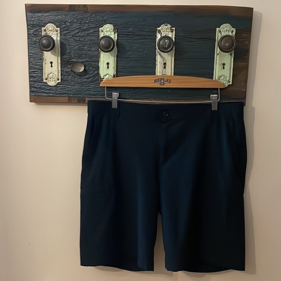 Columbia Black PFG Regular Fit Shorts Size 38 - Picture 5 of 16